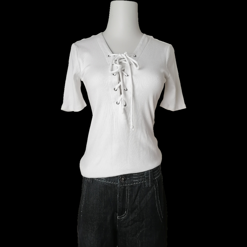 🦄 white V-neck short-sleeved ribbed top